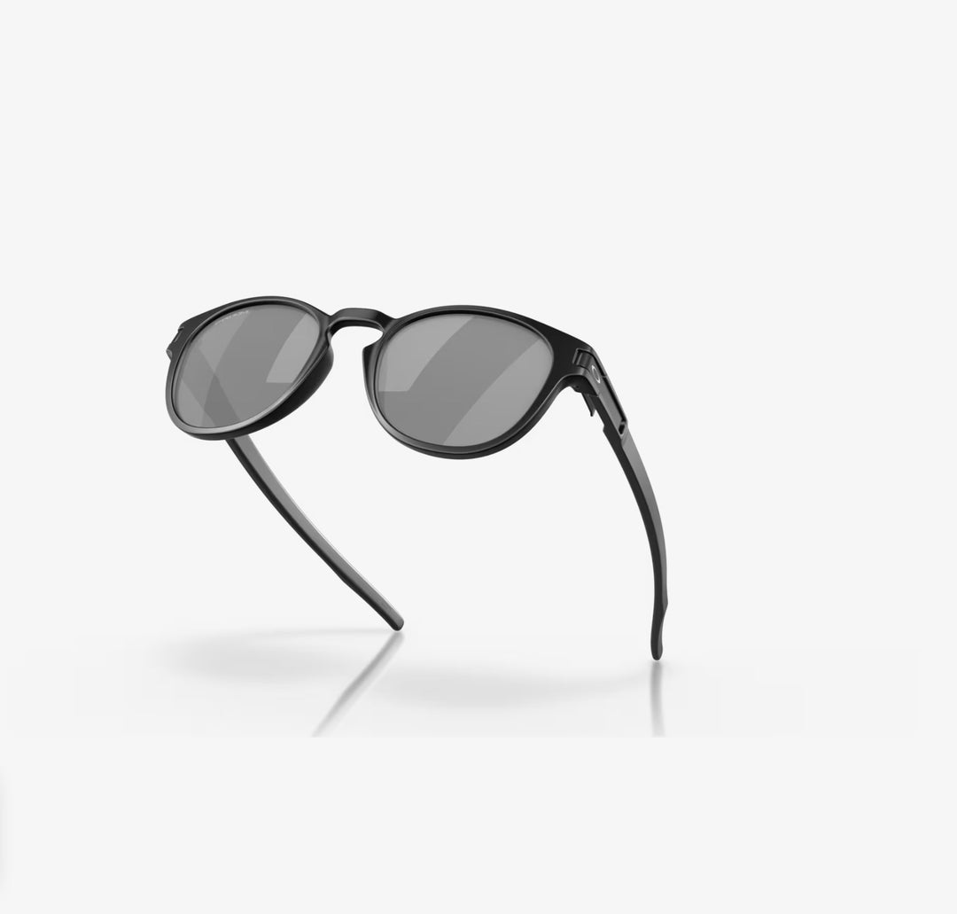 Oakley Latch™